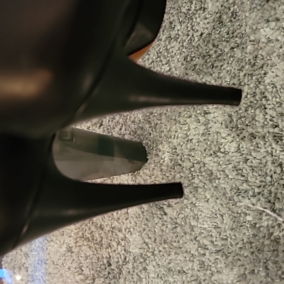 Gucci leather round toe heels 37 1/2 - Picture 8 of 10